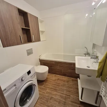 Bright New Build With Garage, Great View Daire *