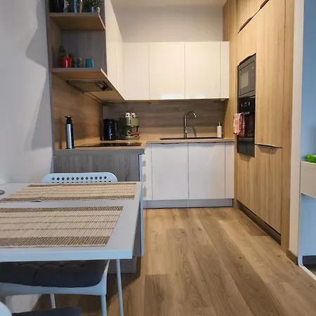 Daire Bright New Build With Garage, Great View *