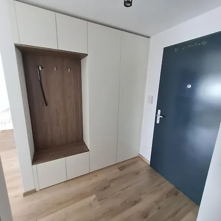 Apartment Bright New Build With Garage, Great View